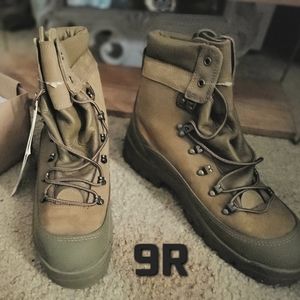 BATES Combat Hiker Boots 9 R NWT